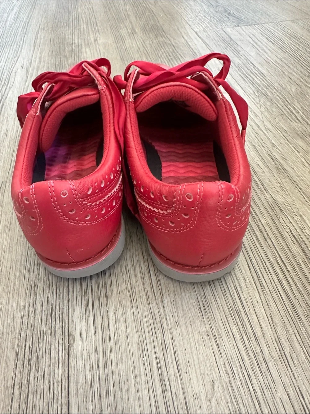 G/FORE Gallivanter Brogue Leather Golf Shoes - Berry Pink - Size